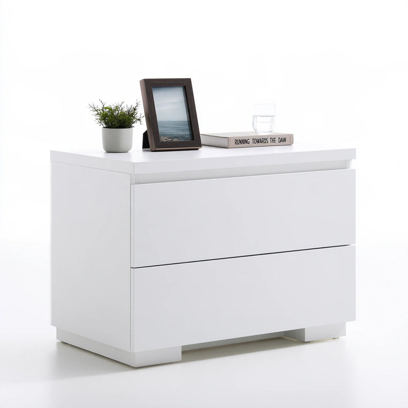Comodino dalle linee essenziali con due cassetti, colore bianco